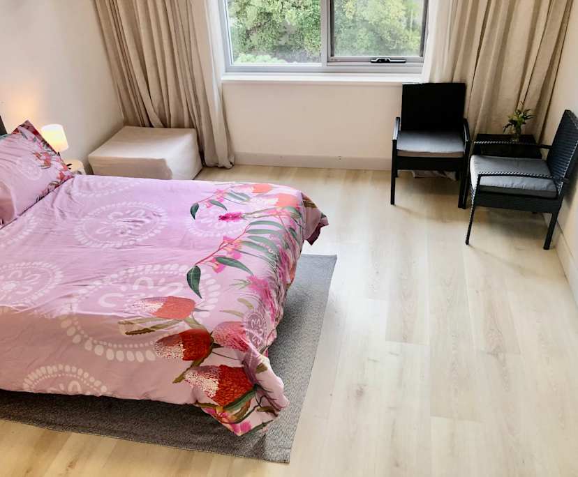 Furnished room in a flatshare