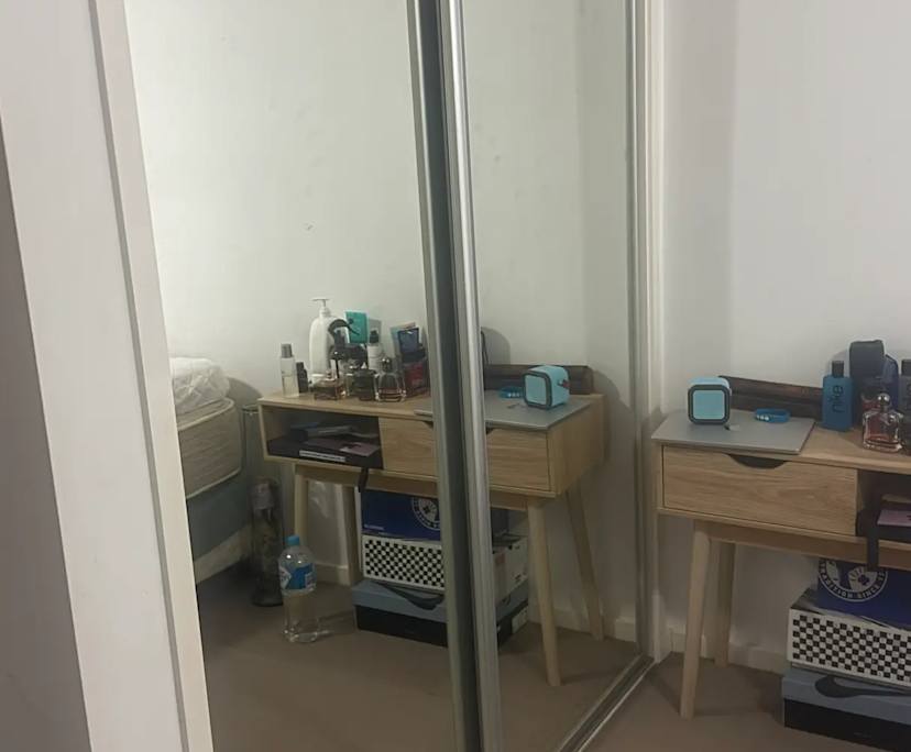 Room in a share house