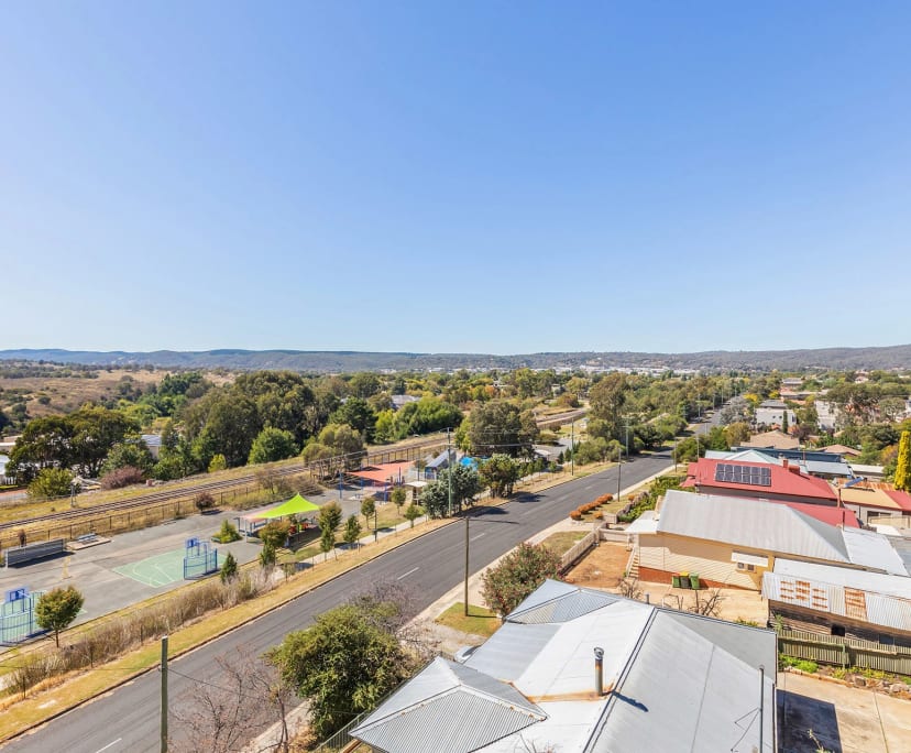 Whole Property for Rent in Queanbeyan, Canberra 4...