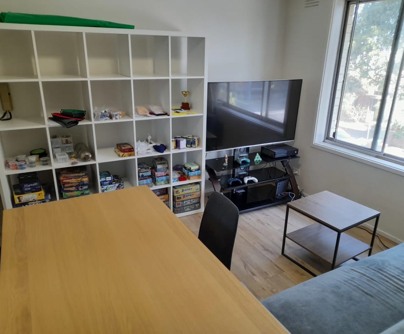 Unfurnished room in a flatshare