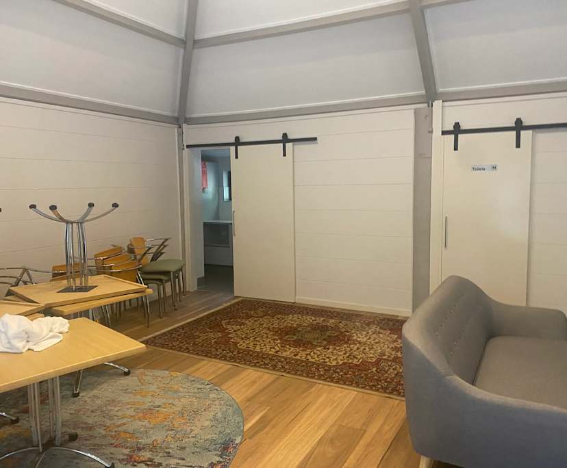 Whole property with 2 rooms for rent
