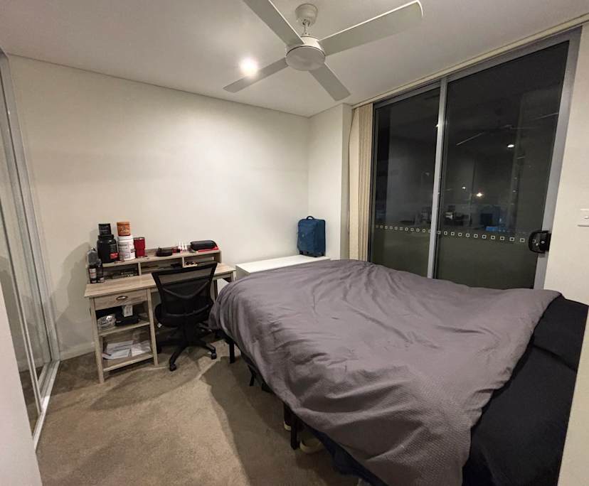 Unfurnished room in a flatshare