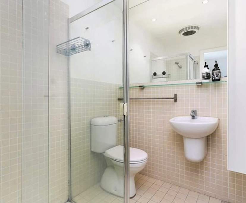 Unfurnished room with own bathroom