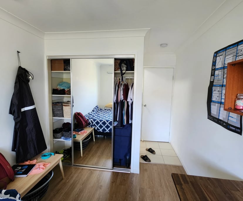 $330, Student-accommodation, 3 bathrooms, Labrador QLD 4215