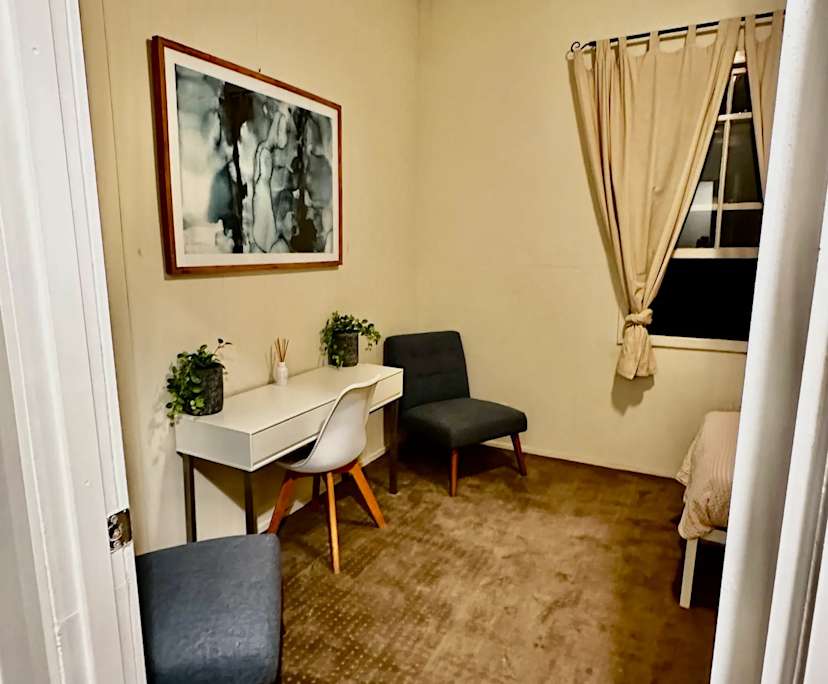 Room in a share house