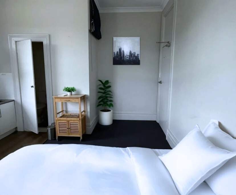 Furnished room studio flat for rent