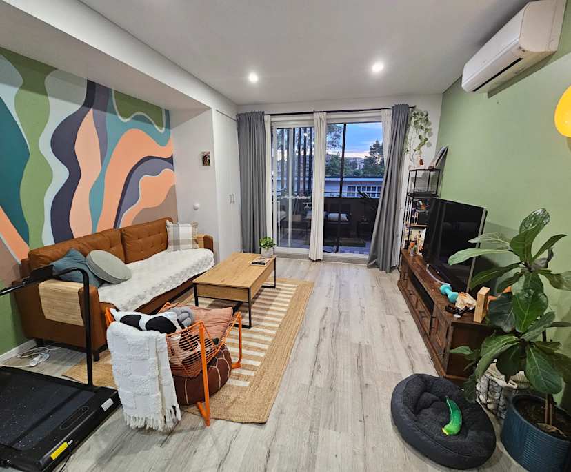 Unfurnished room in a flatshare