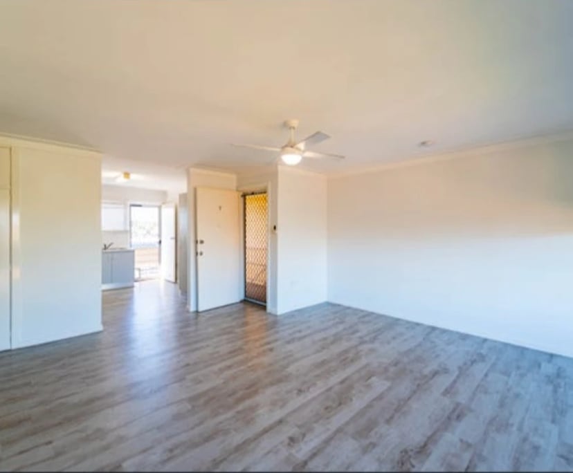 Whole property with 2 rooms for rent