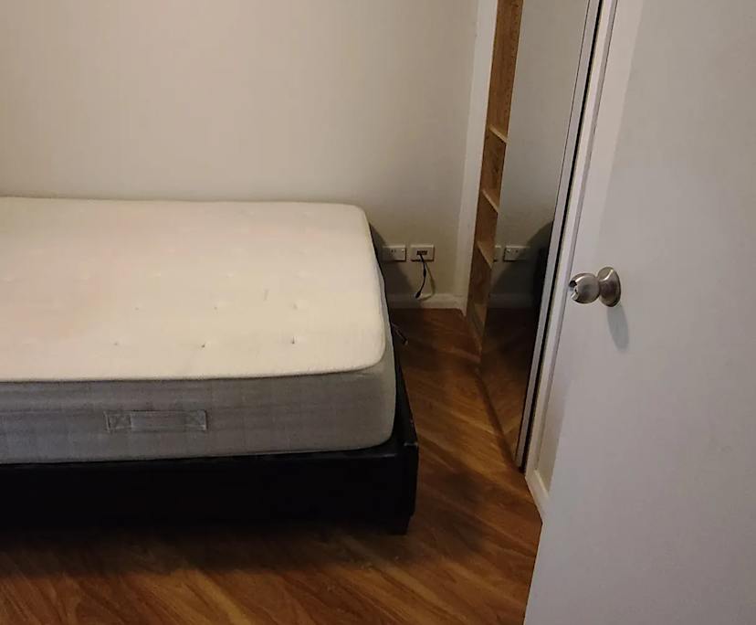 Room in a share house