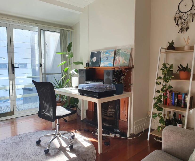 One Bed Flat for Rent in Camperdown, Sydney 450,