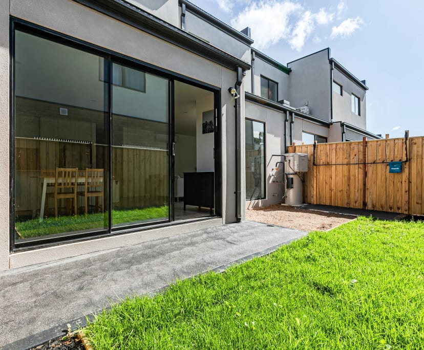 $230, Share-house, 3 bathrooms, Fraser Rise VIC 3336