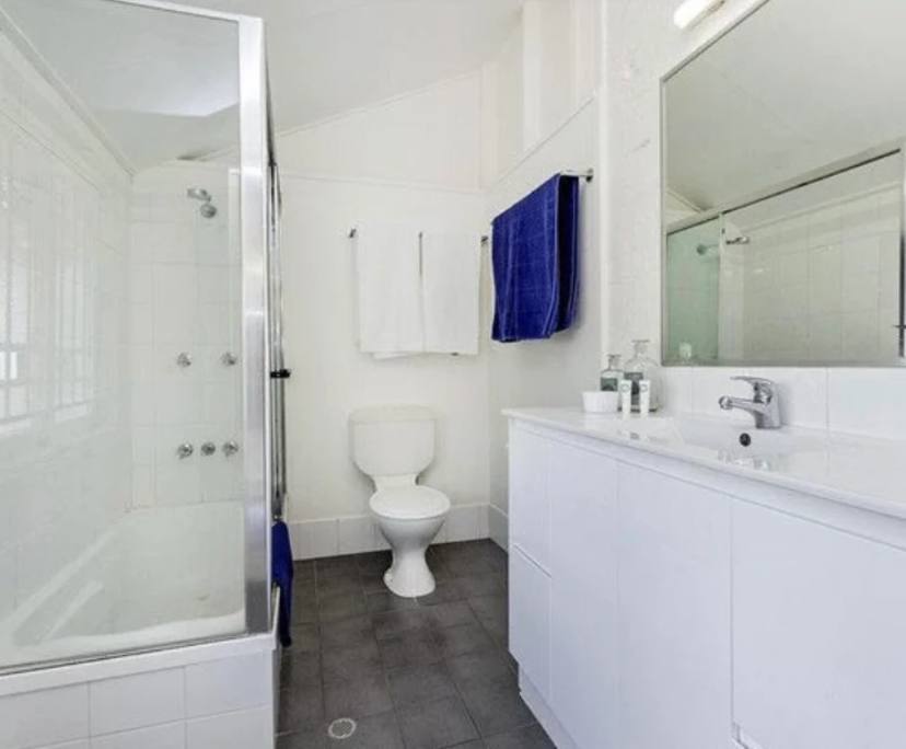 $260, Whole-property, 3 bathrooms, Petrie Terrace QLD 4000