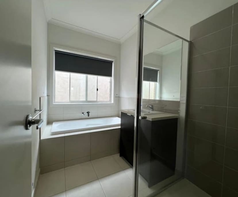 $155, Share-house, 4 bathrooms, Armstrong Creek VIC 3217