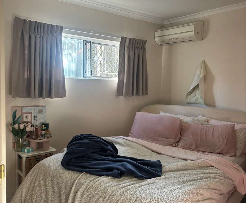 Unfurnished room with own bathroom