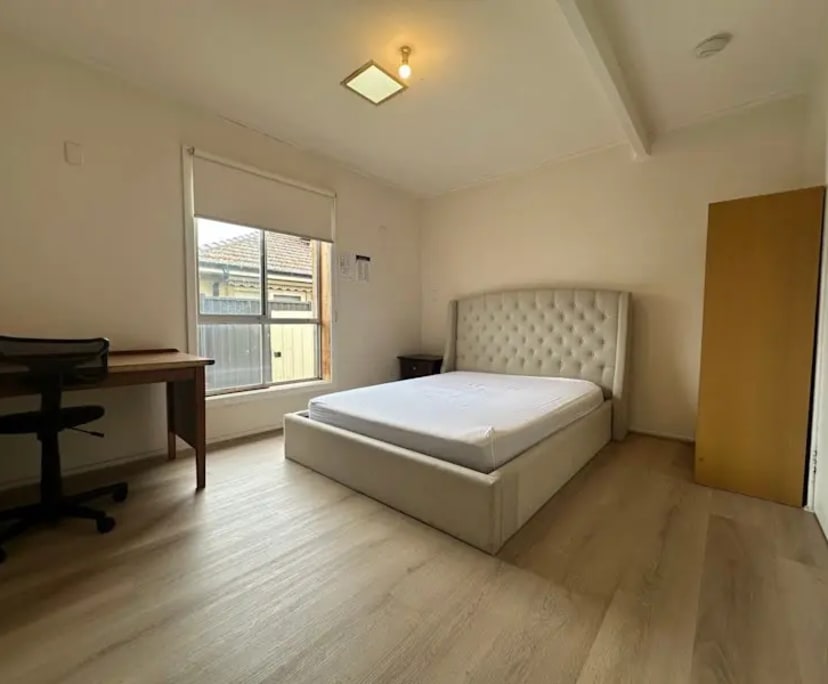 Room in a share house