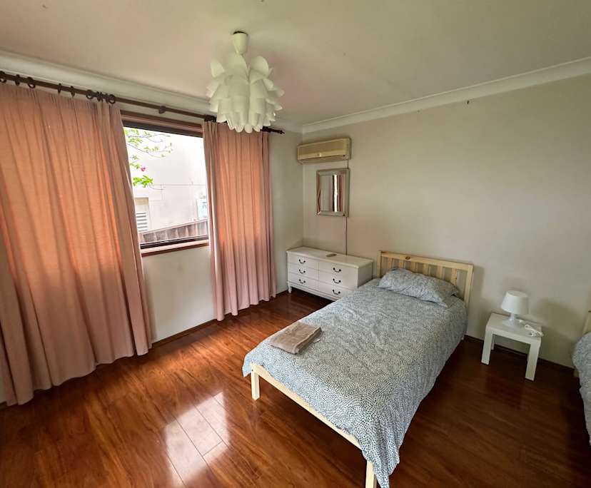 $1,350, Share-house, 5 bathrooms, Bexley NSW 2207