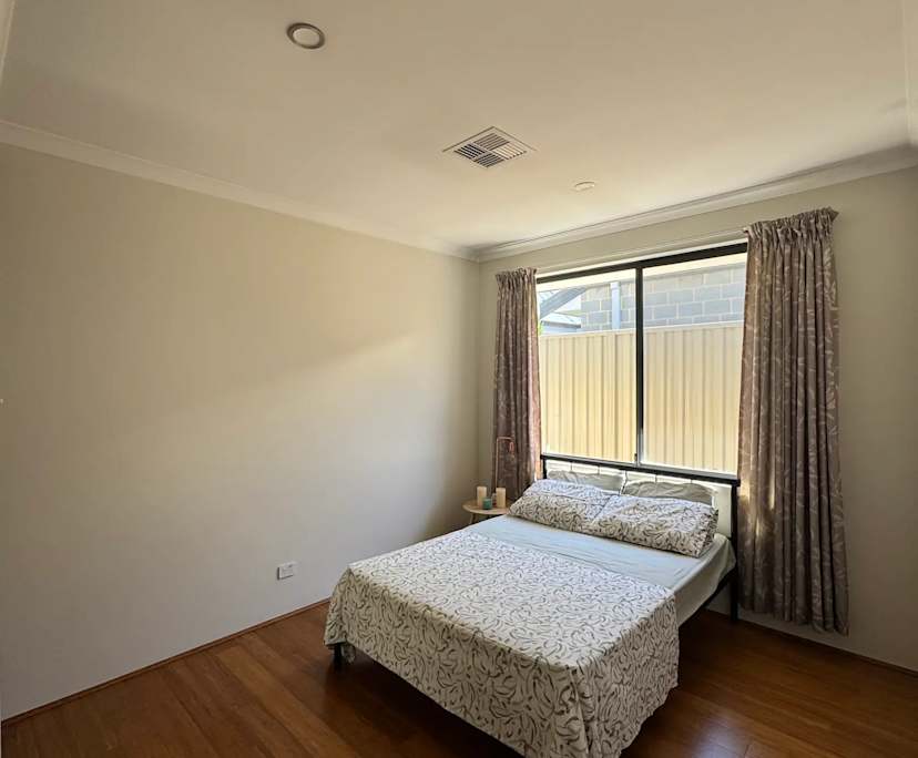 $250, Share-house, 4 bathrooms, Hammond Park WA 6164