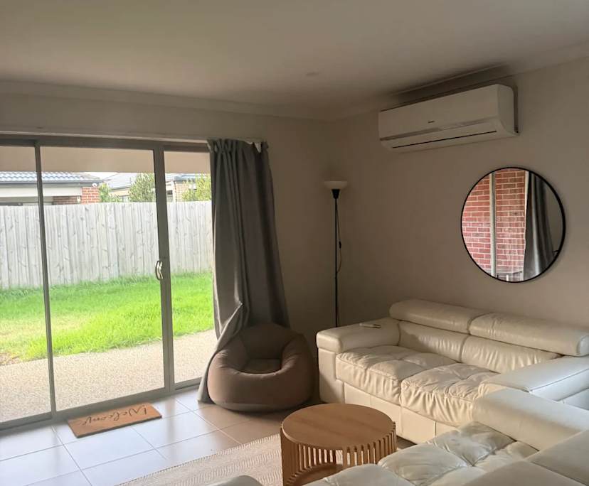 Room in a share house