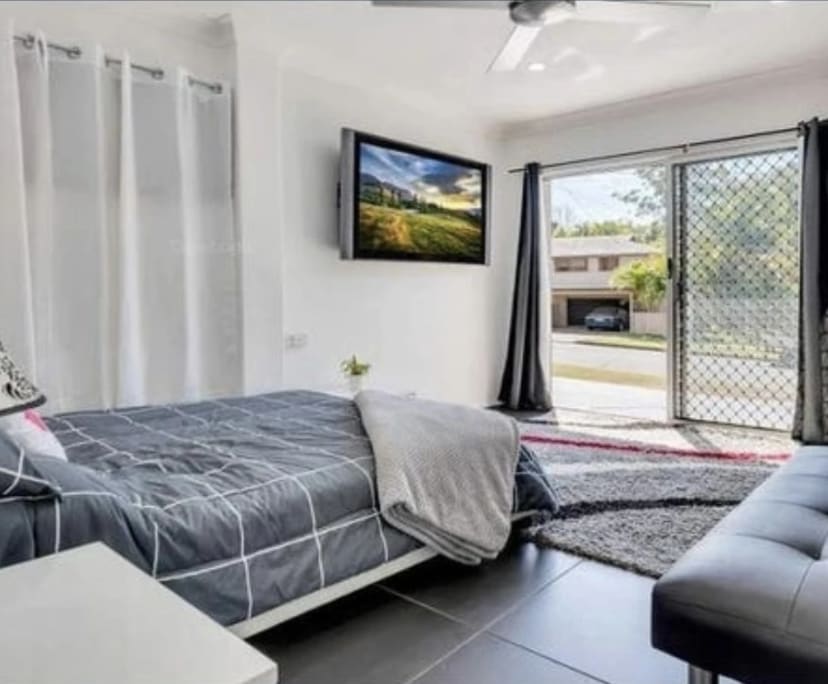 Unfurnished room in a share house