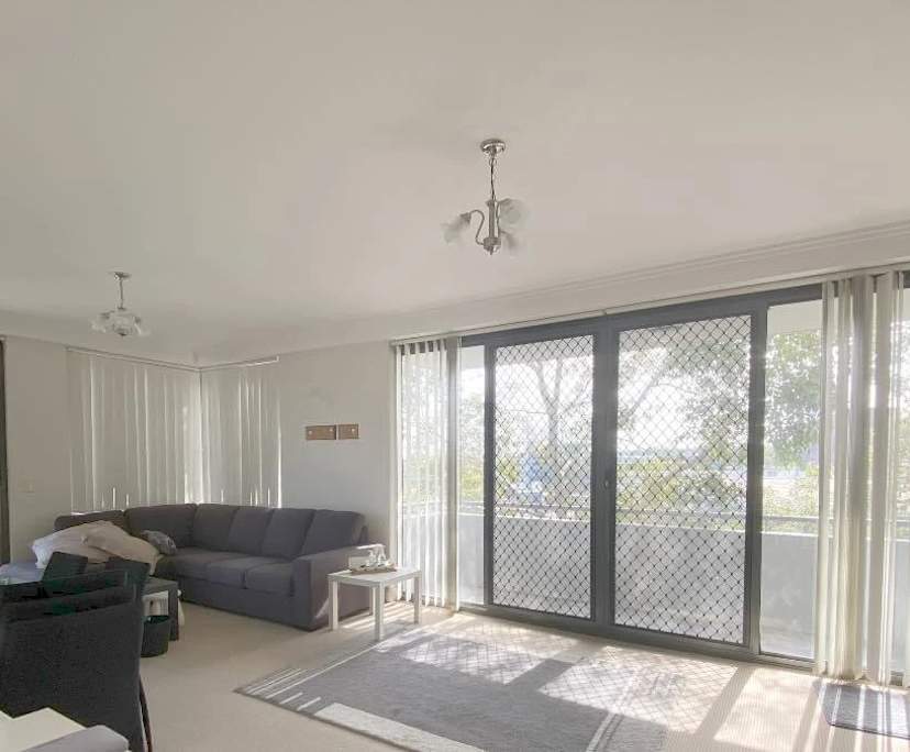 Furnished room with ensuite in a flatshare