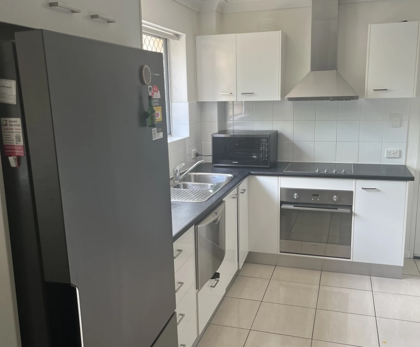 $300, Flatshare, 2 bathrooms, Toowong QLD 4066