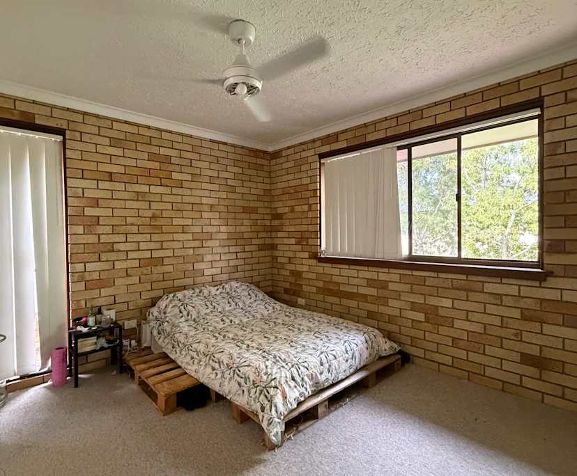 Furnished room with ensuite in a flatshare