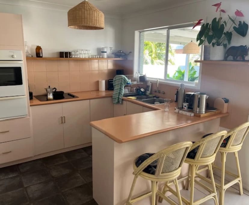 $300, Share-house, 3 bathrooms, Mooloolaba QLD 4557
