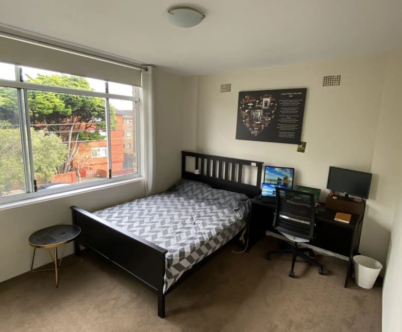 Furnished room in a flatshare