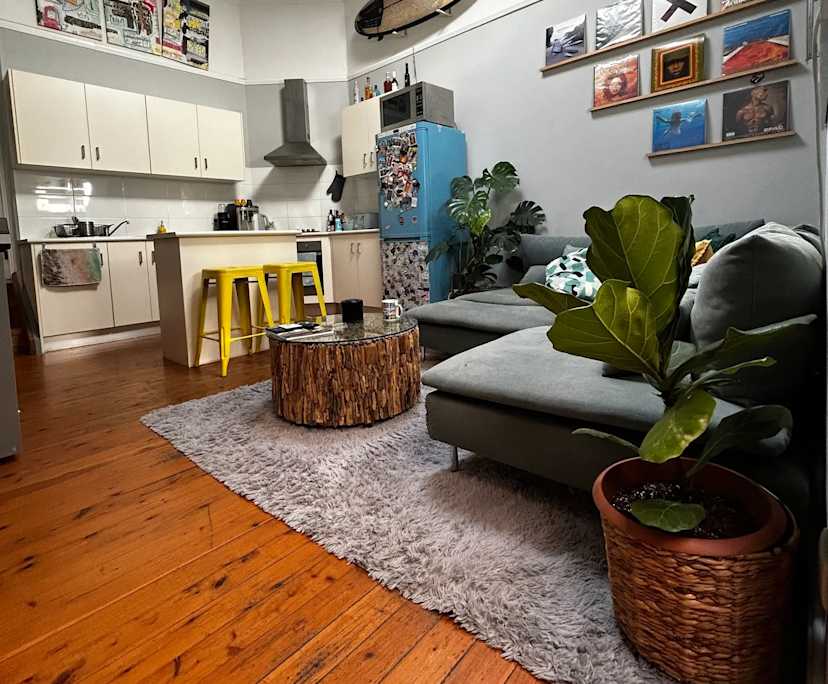 Furnished room in a flatshare