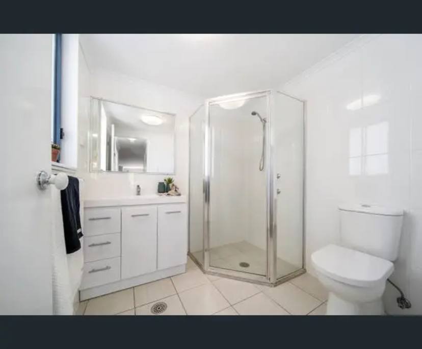 Unfurnished room with own bathroom