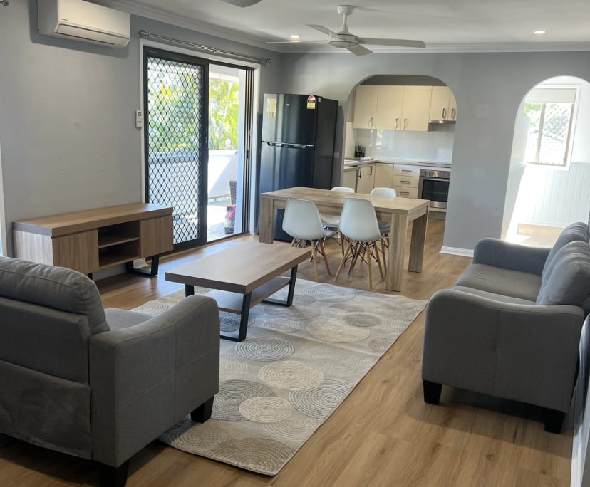 $300, Share-house, 3 bathrooms, Helensvale QLD 4212