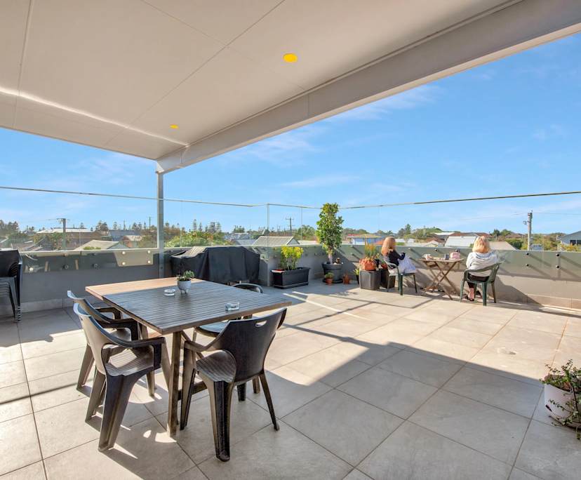 $350, Share-house, 6 bathrooms, Stockton NSW 2295