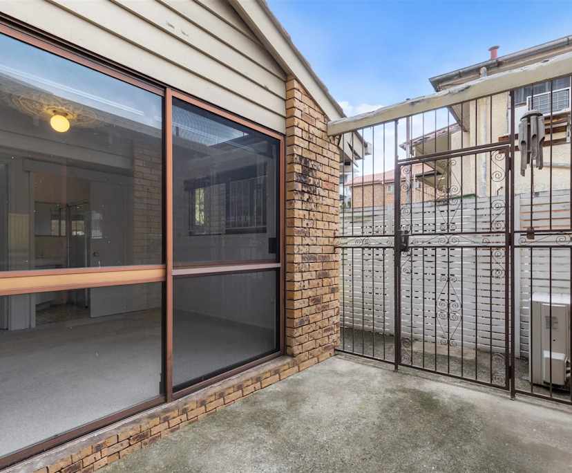 $650, 1-bed, 1 bathroom, Wooloowin QLD 4030