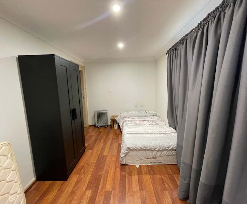 Room in a share house