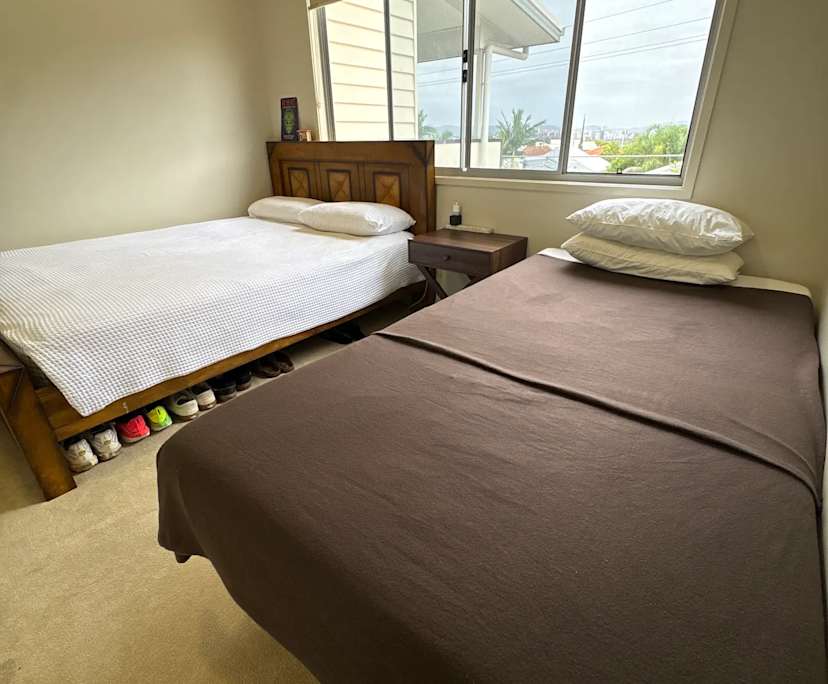 Furnished room in a share house