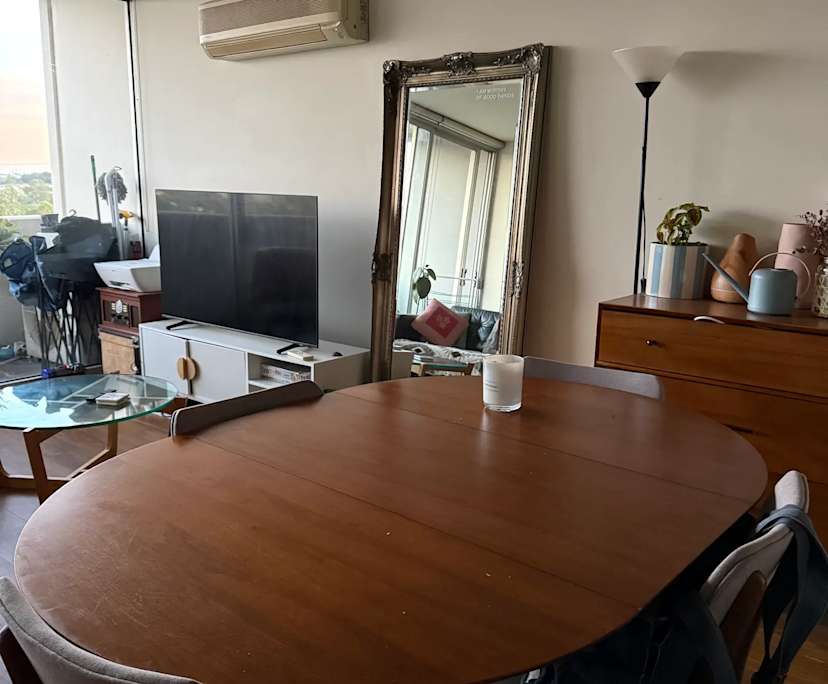 Furnished room in a flatshare