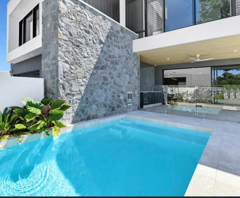 Unfurnished room with own bathroom