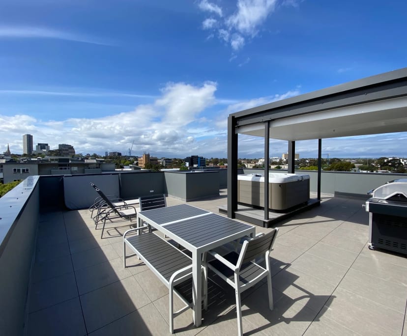 $1,220, Whole-property, 2 bathrooms, St Kilda VIC 3182