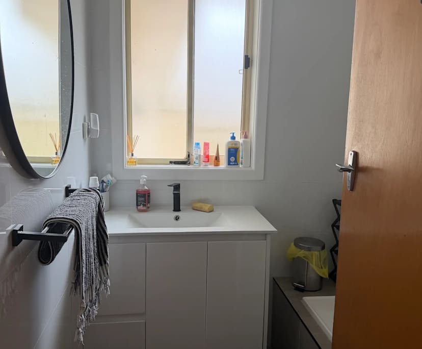 $240, Share-house, 3 bathrooms, Bell Post Hill VIC 3215