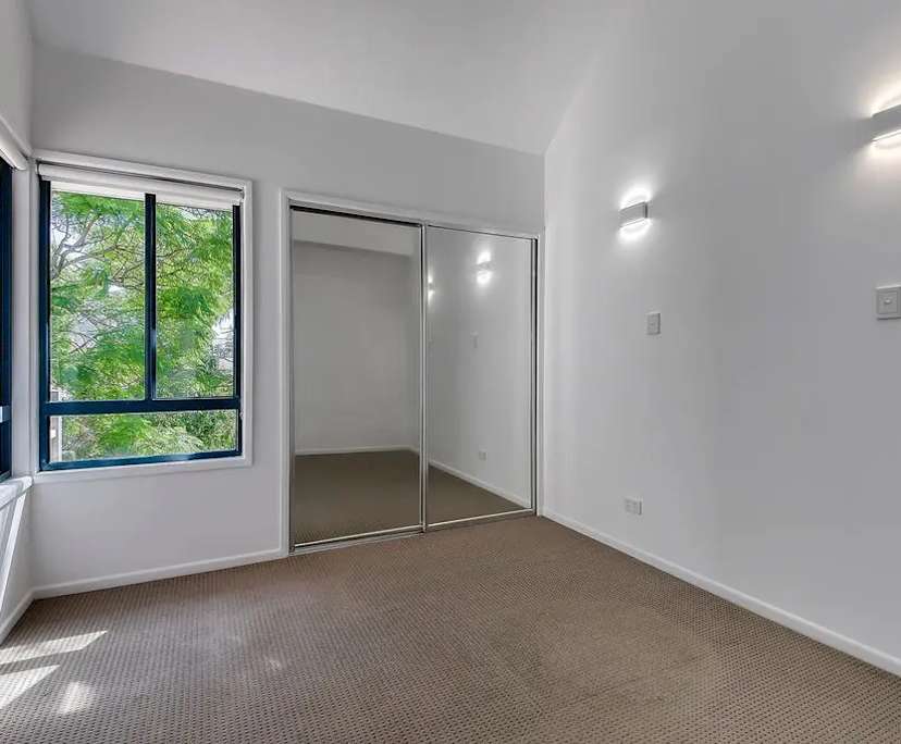 $380, Share-house, 2 bathrooms, Spring Hill QLD 4000