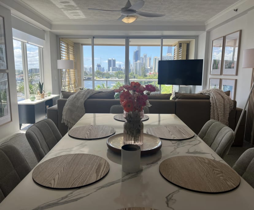 $1,200, 1-bed, 1 bathroom, Surfers Paradise QLD 4217