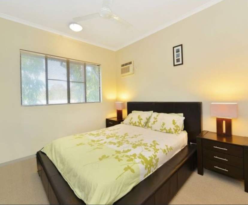 Furnished room with ensuite in a flatshare