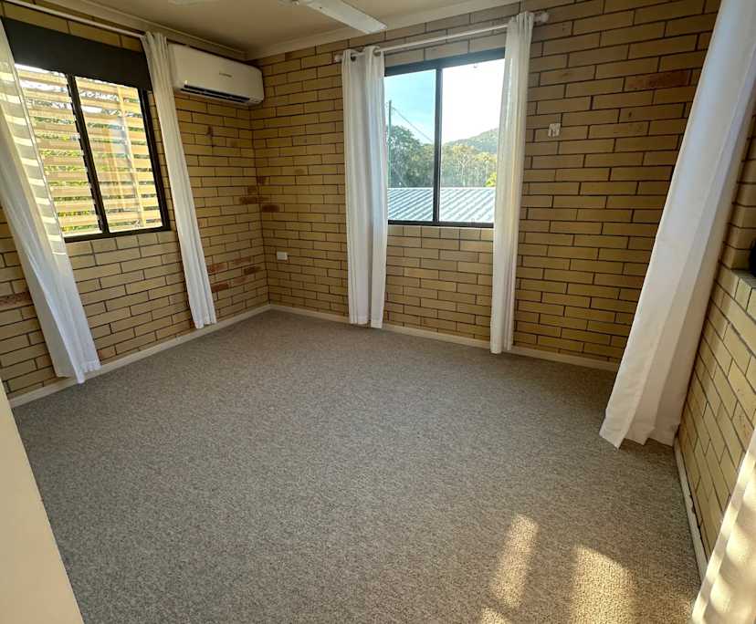 Room in a share house