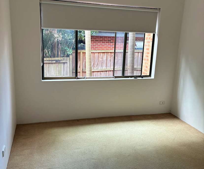 Unfurnished room in a flatshare