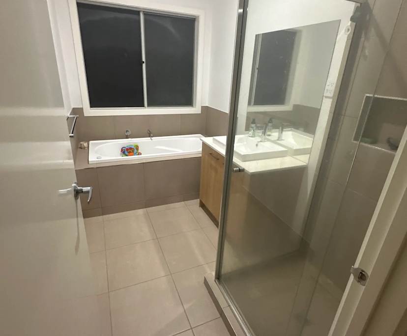 Unfurnished room in a share house