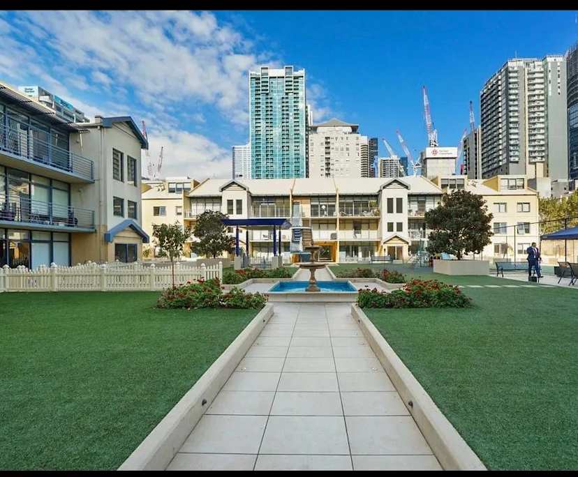 Furnished room in a flatshare