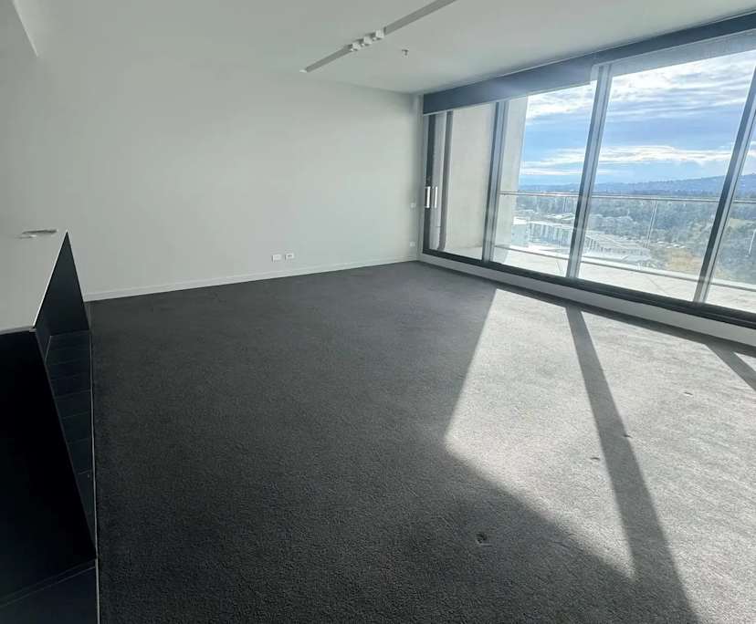 Unfurnished room with ensuite in a flatshare