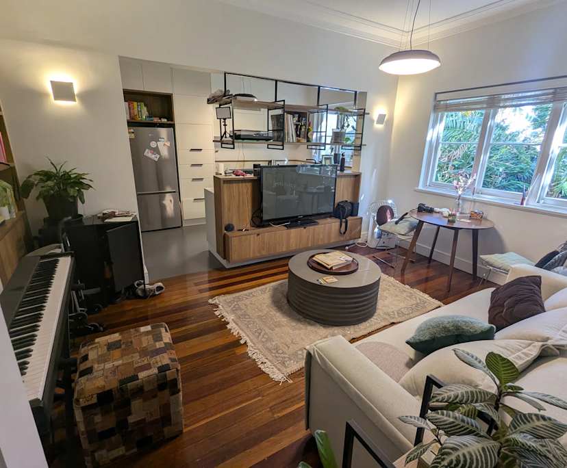 Furnished room in a flatshare