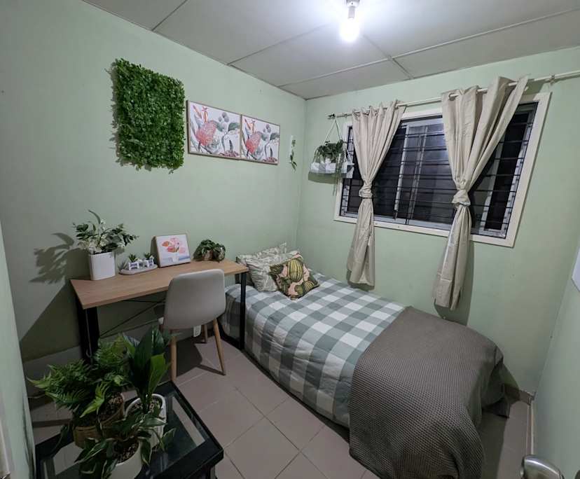 Furnished room in a share house