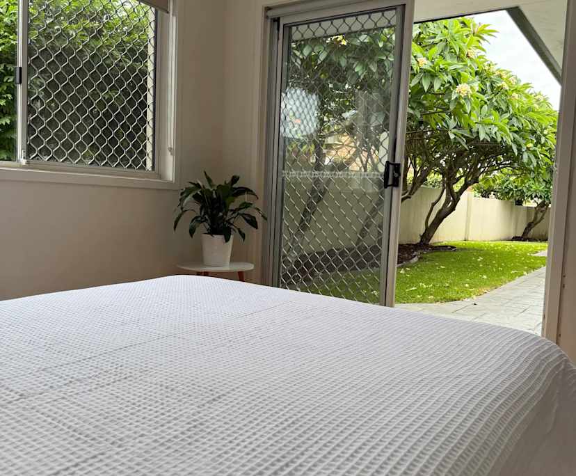 $425, Share-house, 3 bathrooms, Clear Island Waters QLD 4226